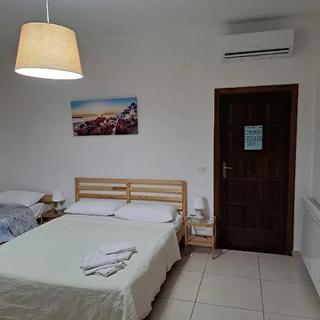 Le Comete Di Angelo Oda ve Kahvaltı Reggio di Calabria